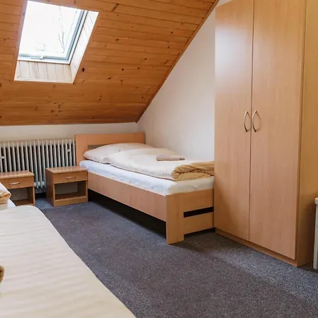 招待所 Turisticka Pod Grapou