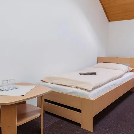 Turisticka Pod Grapou